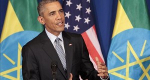 Obama descarta el envío de tropas a Somalia y confía en la capacidad de AMISOM
El presidente de EEUU, Barack Obama, durante una rueda de prensa conjunta con el primer ministro etíope, Hailemariam Desalegn (no aparece), en el palacio Nacional de Adis Abeba, Etiopía, hoy, 27 de julio de 2015.
