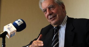 Obras de García Márquez y Vargas Llosa serán traducidas al quechua en Perú
El premio Nobel de Literatura 2010 y escritor peruano, Mario Vargas Llosa.