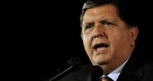 Alan García buscará un tercer mandato en elecciones presidenciales de 2016
En la imagen un registro del expresidente peruano Alan García, quien gobernó en los periodos de 1985-1990 y 2006-2011.