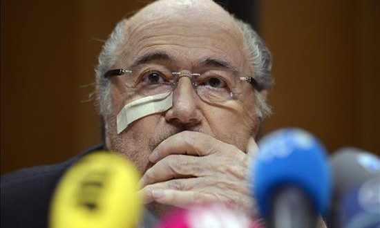 Blatter: "Me siento como un 'punching-ball'"
El suspendido presidente de la FIFA, el suizo Joseph Blatter.
