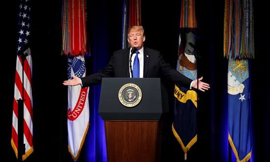 El presidente estadounidense, Donald Trump, ofrece un discurso durante un acto celebrado en el Pentágono, Arlington (Estados Unidos). EFE/Archiv