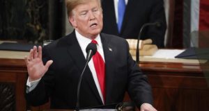 El presidente de los Estados Unidos, Donald J. Trump pronuncia este martes su segundo discurso sobre el Estado de la Unión, en el Capitolio en Washington, DC (EE. UU.). EFE