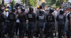 Una concentración opositora en Caracas que fue convocada por el jefe del Parlamento, Juan Guaidó, reconocido como presidente encargado de Venezuela por una cincuentena de países, fue disuelta este sábado con gases lacrimógenos por la Policía Nacional Bolivariana (PNB).