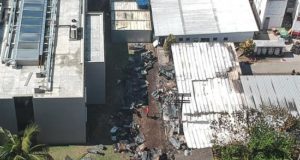 Vista aérea desde un dron que muestra los estragos del incendio registrado en el centro de entrenamiento del club de fútbol Flamengo, en Río de Janeiro (Brasil). EFE/Archivo
