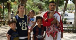 Fotograma cedido por Kimmer Olesak que muestra a todos los integrantes de la familia Pérez durante una escena del documental "Marcos Doesn't Live Here Anymore" (Marcos ya no vive aquí). La lucha que durante años ha librado una veterana del ejército estadounidense por mantener unida a su familia tras la deportación de su esposo a México, y los vericuetos legales a los que se enfrenta, es el tema de un documental que estrena este lunes la cadena pública PBS. EFE/Cortesía Kimmer Olesak