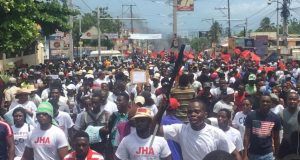 Realizan masiva protesta contra la corrupción, el domingo 9 de junio de 2019 en Haití.