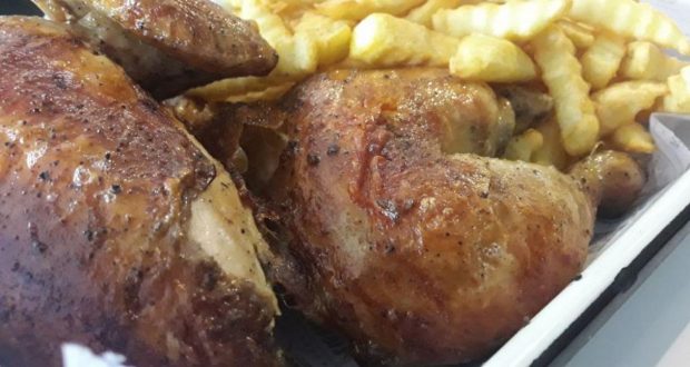 Este pollo tiene una maceración especial de 24 horas. De otra forma no sale crujiente.