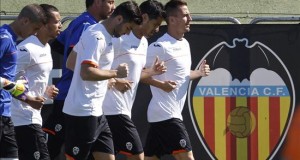 Los jugadores del Valencia, durante un entrenamiento. EFE/Archivo