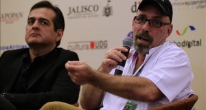 El director de la pelicula "Cantinflas" el mexicano Sebastián del Amon (d) y productor Vidal Cantú (I) participan. EFE/archivo