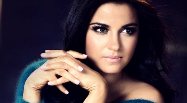 Maite-Perroni-facebook