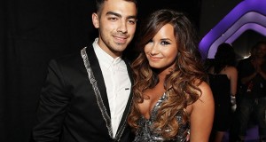 joe-jonas-demi-lovato-2011-billboard-650