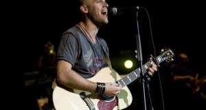 El cantautor peruano Gianmarco regresa al mercado tras cuatro años de silencio con "#Libre", un disco de temas inéditos con el que se estrena también como productor, un reto que tenía pendiente.