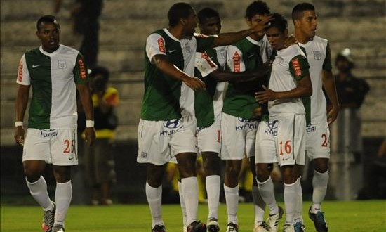 Alianza superó la expulsión de seis de sus jugadores titulares en la fecha anterior y jugó con un equipo alternativo que le dio la victoria en su estadio de Matute en Lima.