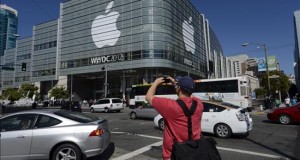 Apple se prepara para su gran cita anual con miles de desarrolladores
Vista exterior del Centro de Convenciones Moscone West en San Francisco, donde Apple celebra su conferencia anual para desarrolladores.