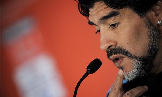 Maradona dice que va a limpiar "a todos" si le nombran vicepresidente de FIFA.