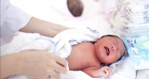 Bebé hispano nace 54 días después de muerte cerebral de su madre en Nebraska
Los médicos de un hospital de Nebraska mantuvieron con vida a la joven Karla Pérez durante 54 días hasta el nacimiento de su hijo Ángel, informaron hoy a Efe fuentes del centro médico.