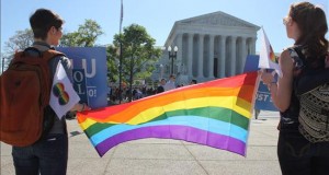 El Gobierno de Florida aprobó remover oficialmente una parte de una ley que prohibía desde hace unas cuatro décadas las adopciones a homosexuales, reportaron hoy medios locales