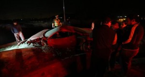 Fotografía del vehículo accidentado marca Ferrari del futbolista chileno Arturo Vidal, este 16 de junio, en la ruta 5, al sur de Santiago (Chile).