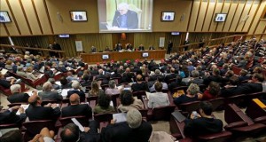 El Papa pide una "revolución cultural" y cambiar hábitos para salvar el planeta
Vista general de la presentación de la encíclica del papa Francisco en la sala del Sínodo en Ciudad del Vaticano hoy.