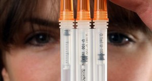 Diseñan parche de insulina para diabéticos que podría sustituir a inyecciones
Vista de varias jeringuillas con insulina utilizadas por los diabéticos.