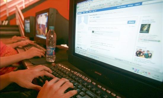 Facebook abre su Messenger a personas que no usen su red social
Facebook creó Messenger en 2011, y en 2014 lanzó esa herramienta como una aplicación móvil diferente de Facebook, aunque dependiente de la red social.