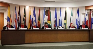 La CorteIDH condena a Perú en el caso de una presunta ejecución de miembros del MRTA
En la imagen, jueces de la Corte Interamericana de Derechos Humanos.
