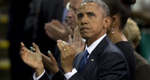 Obama pide el fin de la violencia armada y el racismo en una conmovedora elegía.