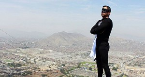 Gerardo Zamora encarna a Súper Cóndor', el primer superhéroe peruano en pantalla grande.