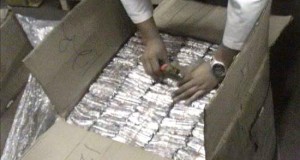 Decomisan tres toneladas de drogas en el estado mexicano de Baja California
Aspecto del cargamento de un millón de pastillas de pseudoefedrina decomisado en México.