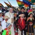 El papa Francisco oficia hoy en Bolivia una misa multitudinaria 
Fotografía cedida por la Agencia Boliviana de Información de el papa Francisco este miércoles junto al presidente boliviano Evo Morales a su llegada al aeropuerto de El Alto en El Alto (Bolivia). Está previsto que el Papa oficie hoy una misa.
