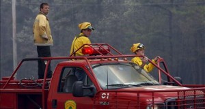 Dos muertos por incendio en edificio de Nueva Jersey
Al menos dos personas murieron hoy por un incendio que se extendió rápidamente en un edificio de la localidad de Bayonne, en el estado de Nueva Jersey, dijeron medios locales.