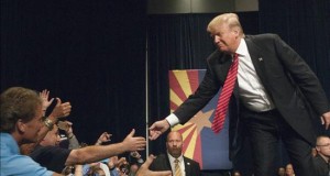 Donald Trump declara tener una fortuna de más de 10.000 millones de dólares 
El magnate Donald Trump.