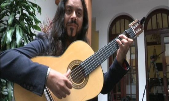 "No tuve opción, la música es mi vida las veinticuatro horas", dice Antón Jiménez
En la imagen, el guitarrista flamenco Antón Jiménez. EFE/Archivo