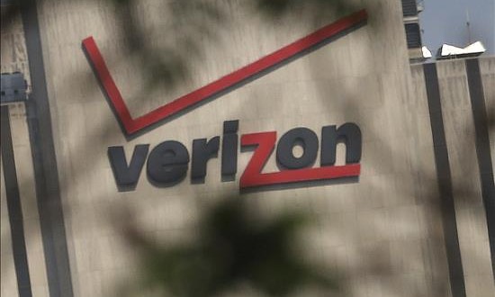 Verizon aumentó sus beneficios un 3,5 % en el primer semestre
Logotipo de la operadora de telecomunicaciones Verizon en sus oficinas de Nueva York, Estados Unidos.