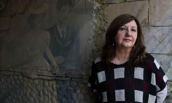 La peruana Jarque busca "acercar el arte a aquellos que no lo entienden"
La periodista peruana Fietta Jarque posa durante una entrevista con Efe este martes 21 de julio de 2015, en Lima (Perú). EFE