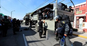 Perú levanta el estado de emergencia en la zona de las violentas protestas antimineras
Policías hacen presencia en la localidad de Cocachacra, en la provincia de Islay, Arequipa (Perú). EFE/Archivo