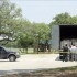 Cámara Baja de EEUU abre fuego contra las "ciudades santuario" de inmigrantes 
Agentes de la patrulla fronteriza de los Estados Unidos investigan un camión que transportaba a un grupo de 18 inmigrantes indocumentados.