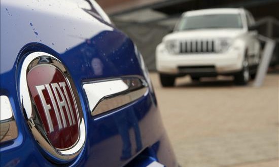 Fiat Chrysler revisará 1,4 millones de vehículos por temor a hackers
Fiat Chrysler (FCA) dijo hoy que llamará a revisión 1,4 millones de vehículos para parchear su software y evitar que sus sistemas puedan ser pirateados tal y como demostraron recientemente dos "hackers" estadounidenses.