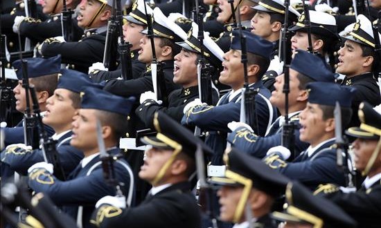 Las fuerzas armadas de Perú exhiben sus unidades en un desfile frente a la costa de Lima
El desfile, organizado por el Ministerio de Defensa, cerró las actividades por el 194 aniversario de la Independencia de Perú, que se celebró el pasado 28 de julio