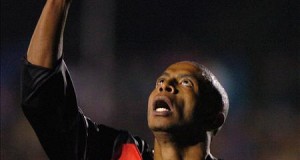 Municipal mantiene el liderato y el colombiano Pajoy sigue como artillero en Perú
Imagen del delantero colombiano Lionard Pajoy