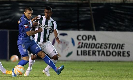 El punta argentino Mauro Fernández cambia al Emelec por el San Martín
Imagen del futbolista Mauro Fernández (i).