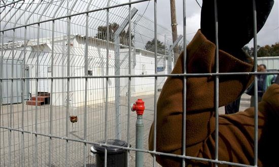 Perú recluirá a asesinos de policías en una prisión de máxima seguridad
El ministro peruano del Interior, José Luis Pérez Guadalupe, comunicó la medida en declaraciones a los medios locales después de que un policía falleciera el sábado por heridas de bala tras intentar frustrar un asalto a un autobús en el distrito limeño de Villa El Salvador.