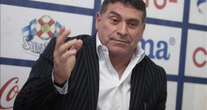 Universitario busca levantar su moral a costa del Anzoátegui
El entrenador de Universitario Deportes, el colombiano Luis Fernando Suárez.