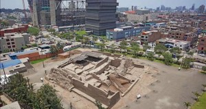 Perú incorpora drones para conservar su riqueza arqueológica
Fotografía cedida hoy, jueves 13 de agosto de 2015, de la huaca San Borja, en Lima.