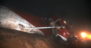 Caída de avioneta deja dos militares heridos en el sur de Lima
Fotografía cedida por la Agencia Peruana de Noticias Andina en la que se registró una avioneta que se accidentó al caer en un cerro del distrito de Villa María del Triunfo, en el sur de Lima (Perú).