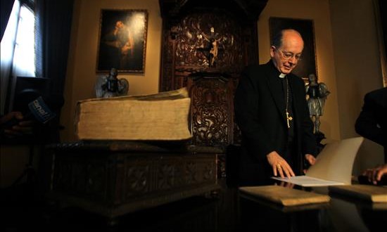 Arzobispo de Lima sale al paso de acusaciones de plagio
El Arzobispo de Lima, Cardenal Juan Luis Cipriani.