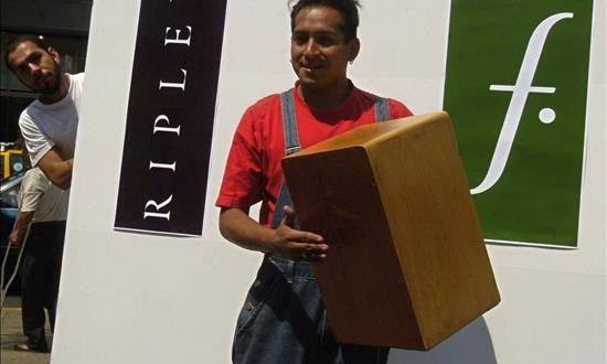 Falabella abre en Lima su tienda número 100 en Latinoamérica
La empresa aspira a que la tienda supere los 80 millones de soles (25 millones de dólares) en ventas en el primer año de operación y, dado el dinamismo del público joven en la ciudad, el diseño del local tiene un enfoque en la moda femenina joven