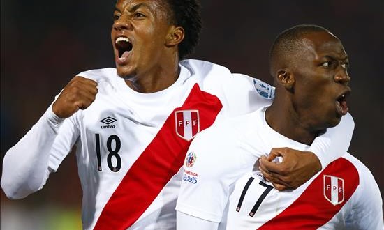 El 82 por ciento de los peruanos cree que su selección clasificará al Mundial de 2018
El sondeo realizado por la empresa Ipsos para el diario El Comercio señaló que solo el 13 por ciento de los encuestados cree que la selección peruana se volverá a quedar fuera del torneo mundial.