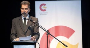 Destacan el trabajo de un centenar de cooperantes españoles en Perú
El embajador de España En Perú, Ernesto Zulueta Habsburgo-Lorena, inaugura el conversatorio "Rol y contribución de la sociedad civil en la Agenda Post 2015", en el marco de la celebración del Día del Cooperante en Lima (Perú).