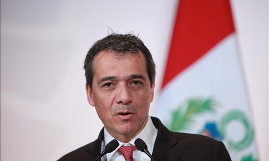 Ministro peruano expone argumentos contra reclasificación de la Bolsa de Lima
En la imagen, el ministro de Economía y Finanzas de Perú, Alonso Segura.